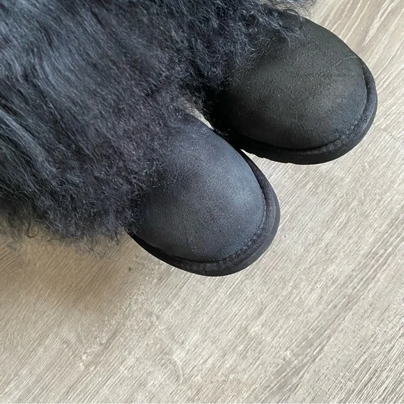 UGG BLACK MONGOLIAN BOOTS - Picture 4 of 11
